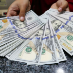Dolar AS Melemah ditengah Investor Pantau Inflasi dan Kebijakan Moneter Fed